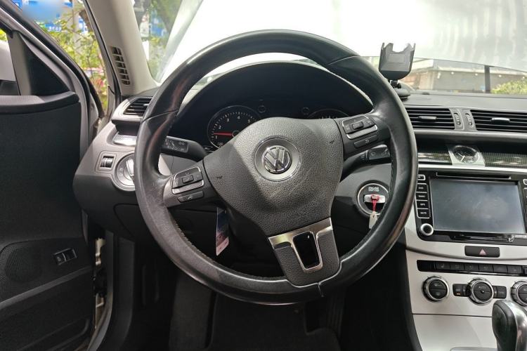 Used Volkswagen Magotan 2012 1.8TSI Luxury Model Steering Wheel