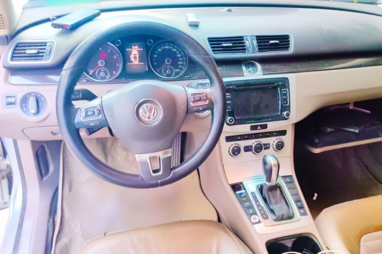 Used Volkswagen Magotan 2012 1.8TSI Prestige Model Steering Wheel