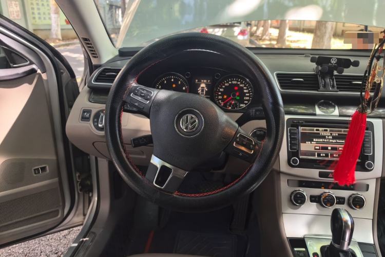 Used Volkswagen Magotan 2012 2.0 TSI Ultimate Edition Steering Wheel