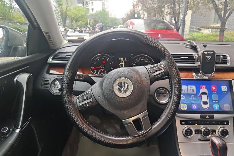 Used Volkswagen Magotan 2012 Travel Edition 2.0 TSI Comfort Version Steering Wheel