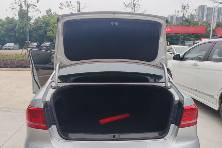 Used Volkswagen Magotan 2012 2.0 TSI Ultimate Edition Trunk