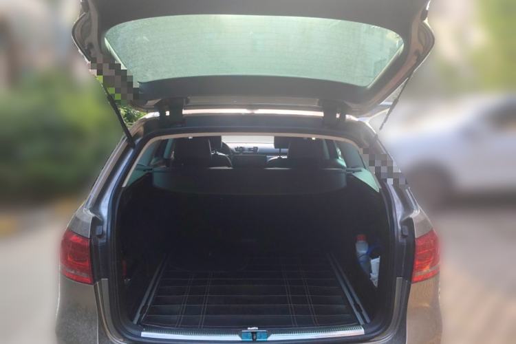 Used Volkswagen Magotan 2012 Travel Edition 2.0 TSI Comfort Version Trunk