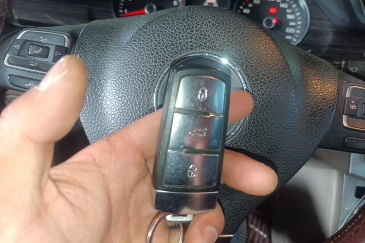 Used Volkswagen Magotan 2012 2.0 TSI Ultimate Edition Vehicle Key