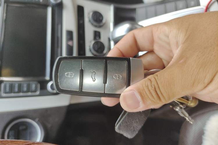 Used Volkswagen Magotan 2012 Travel Edition 2.0 TSI Luxury Version Vehicle Key