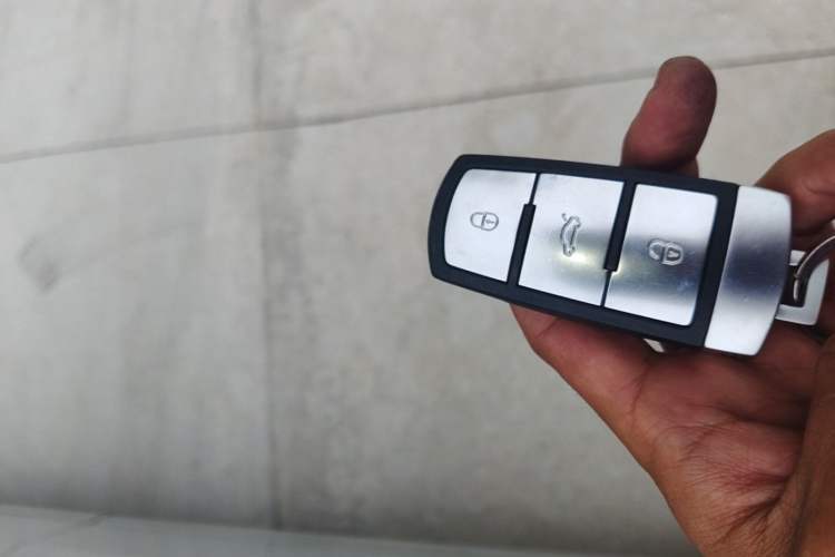 Used Volkswagen Magotan 2012 2.0 TSI Ultimate Edition Vehicle Key