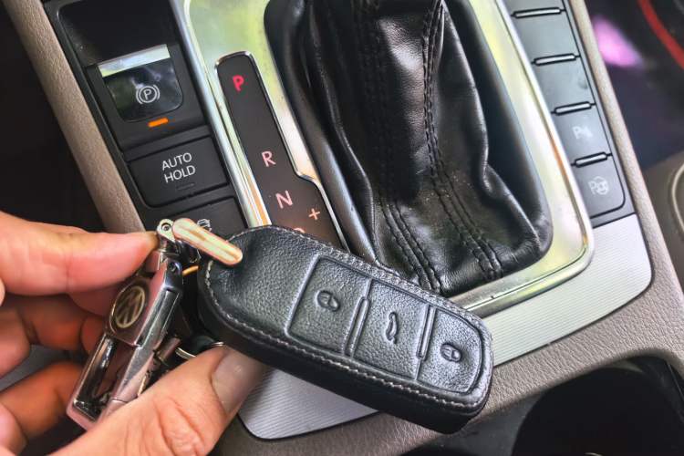 Used Volkswagen Magotan 2012 2.0 TSI Ultimate Edition Vehicle Key