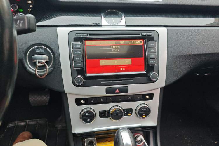 Used Volkswagen Magotan 2012 Revised 1.8TSI Luxury Version Audio And AC Panel
