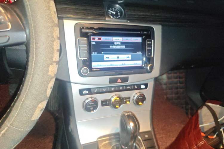 Used Volkswagen Magotan 2012 Revised Version 2.0 TSI Supreme Edition Audio And AC Panel