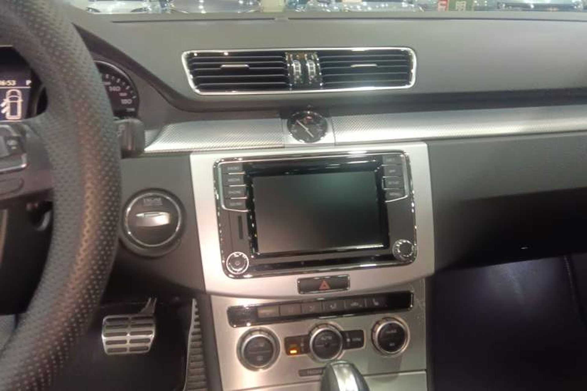 Used Volkswagen Magotan 2012 Travel Edition 2.0 TSI Comfort Version Audio And AC Panel