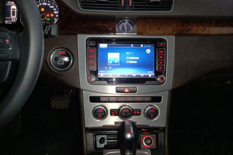 Used Volkswagen Magotan 2012 Travel Edition 2.0 TSI Comfort Version Audio And AC Panel