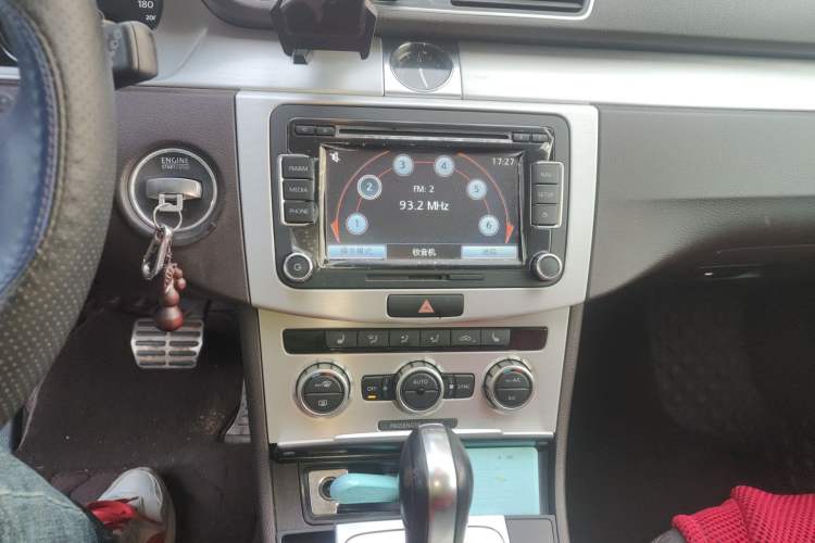 Used Volkswagen Magotan 2012 Travel Edition 2.0 TSI 4x4 Comfort Version Audio And AC Panel