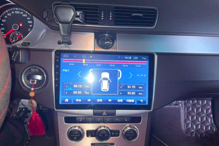 Used Volkswagen Magotan 2012 Travel Edition 2.0 TSI 4x4 Comfort Version Audio And AC Panel