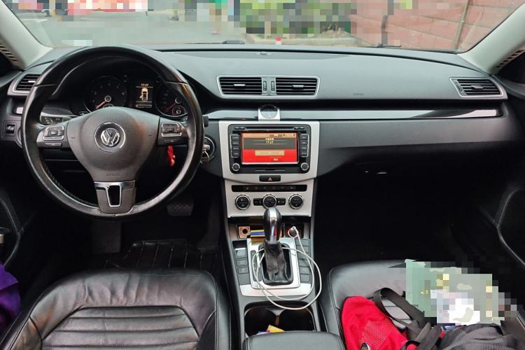 Used Volkswagen Magotan 2012 Revised 1.8TSI Luxury Version Center Console