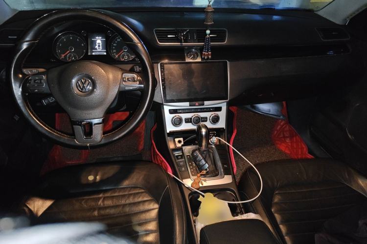 Used Volkswagen Magotan 2012 Revised 1.8TSI Luxury Version Center Console