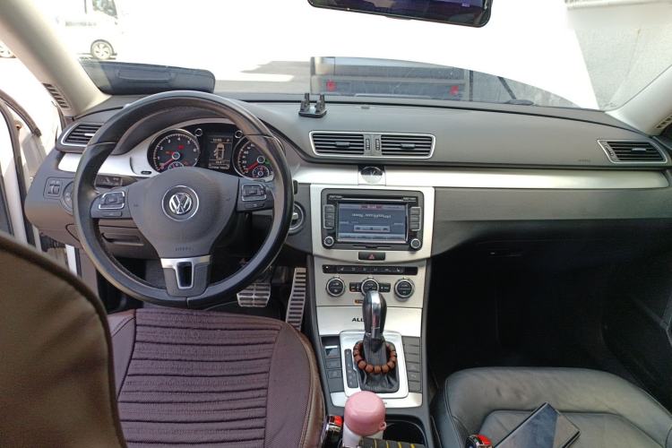 Used Volkswagen Magotan 2012 Travel Edition 2.0 TSI 4x4 Comfort Version Center Console