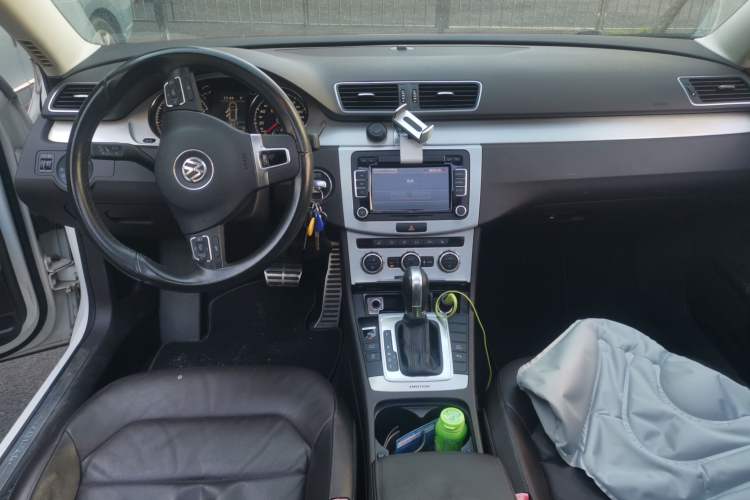 Used Volkswagen Magotan 2012 Travel Edition 2.0 TSI 4x4 Comfort Version Center Console