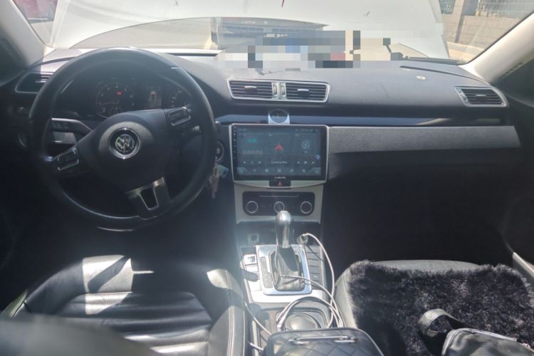 Used Volkswagen Magotan 2012 Revised Version 1.8TSI Leading Edition Center Console
