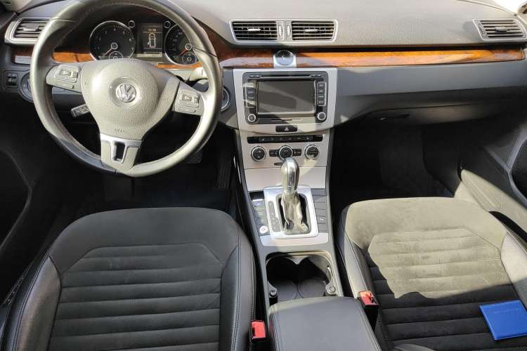 Used Volkswagen Magotan 2012 Travel Edition 2.0 TSI Comfort Version Center Console
