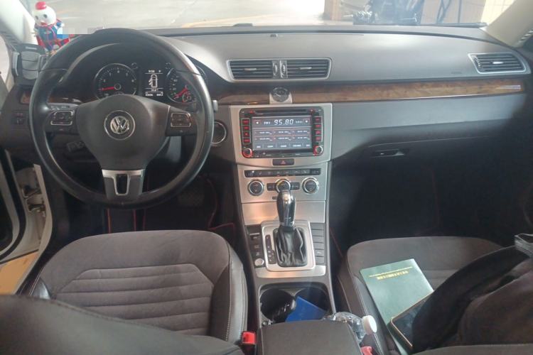 Used Volkswagen Magotan 2012 Travel Edition 2.0 TSI Comfort Version Center Console