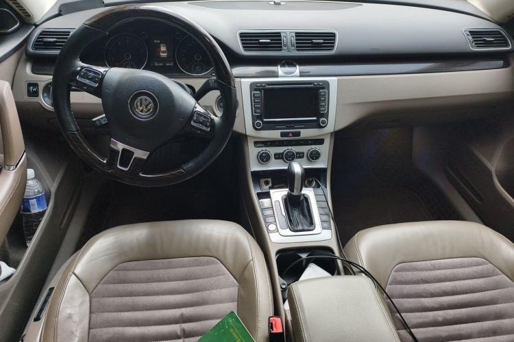Used Volkswagen Magotan 2012 2.0 TSI Ultimate Edition Center Console