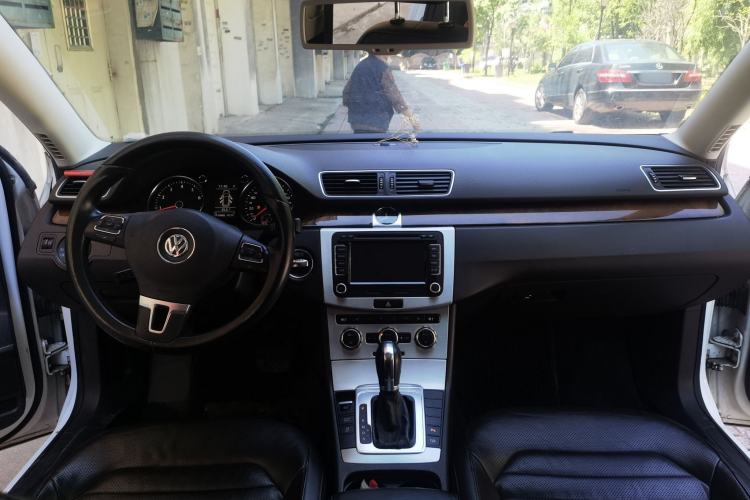 Used Volkswagen Magotan 2012 Travel Edition 2.0 TSI Luxury Version Center Console
