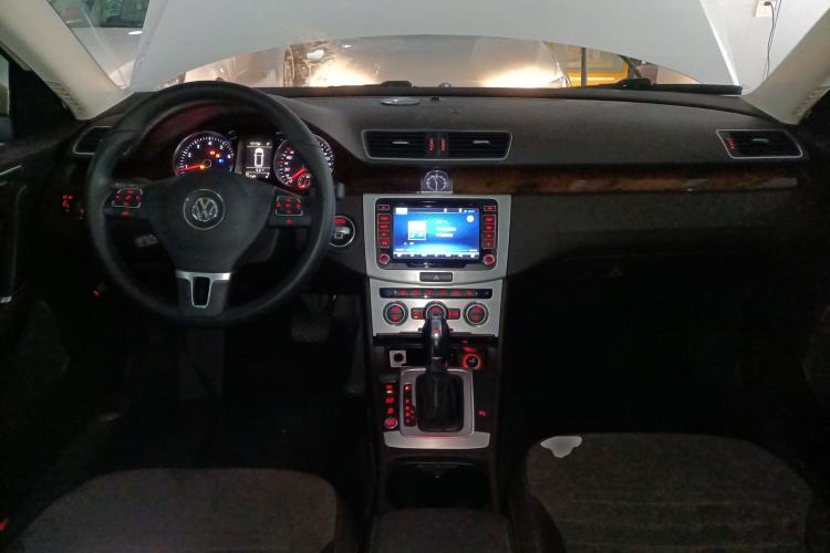 Used Volkswagen Magotan 2012 Travel Edition 2.0 TSI Comfort Version Center Console