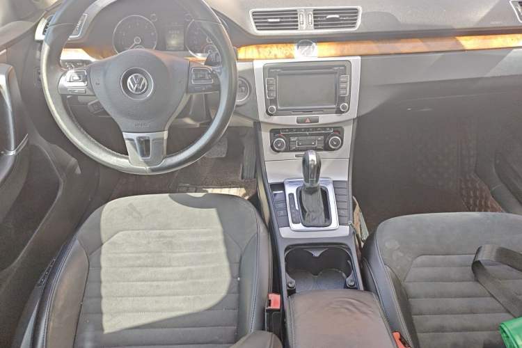Used Volkswagen Magotan 2012 Travel Edition 2.0 TSI Comfort Version Center Console