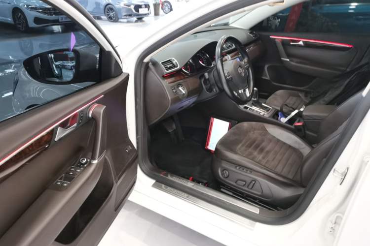 Used Volkswagen Magotan 2012 Travel Edition 2.0 TSI Comfort Version Driver Seat