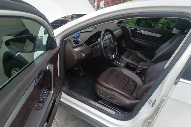 Used Volkswagen Magotan 2012 Travel Edition 2.0 TSI 4x4 Comfort Version Driver Seat