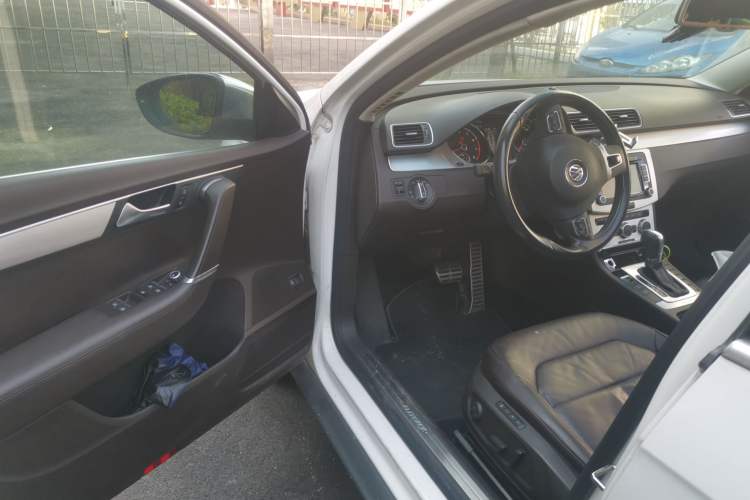 Used Volkswagen Magotan 2012 Travel Edition 2.0 TSI 4x4 Comfort Version Driver Seat