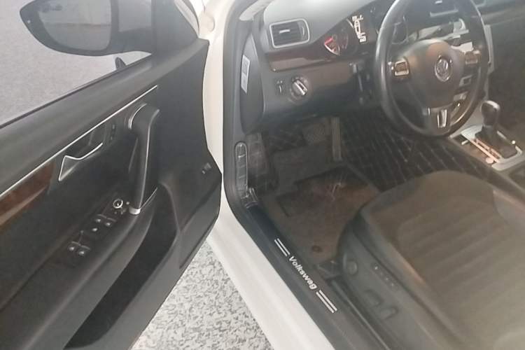 Used Volkswagen Magotan 2012 Travel Edition 2.0 TSI Comfort Version Driver Seat