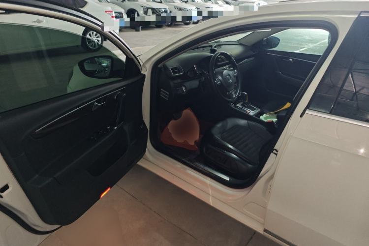 Used Volkswagen Magotan 2012 Facelift 1.8TSI Prestige Model Driver Seat