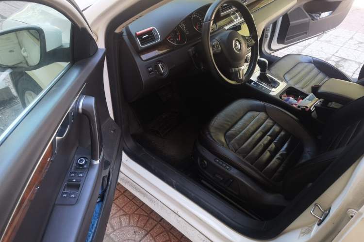 Used Volkswagen Magotan 2012 Travel Edition 2.0 TSI Luxury Version Driver Seat