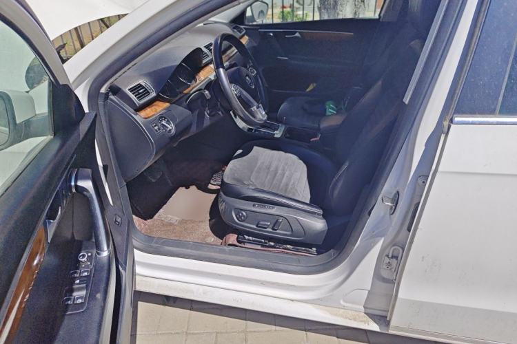 Used Volkswagen Magotan 2012 Travel Edition 2.0 TSI Comfort Version Driver Seat