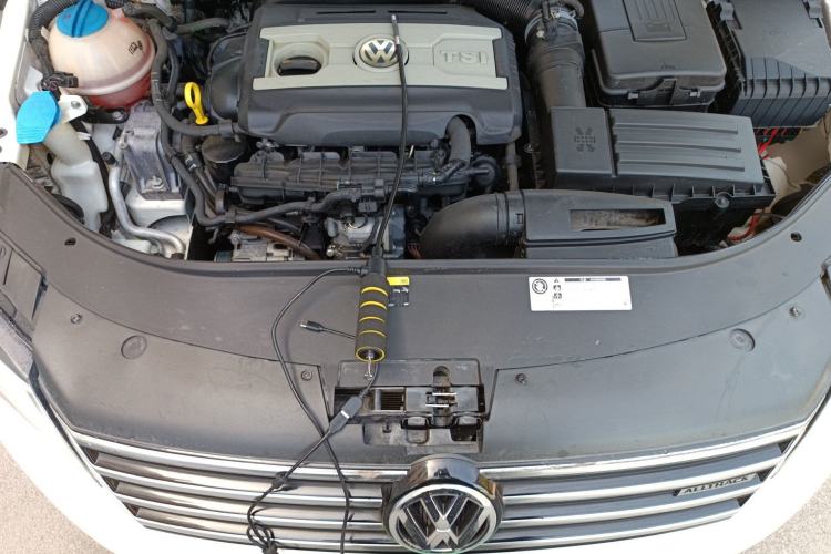 Used Volkswagen Magotan 2012 Travel Edition 2.0 TSI 4x4 Comfort Version Engine Bay