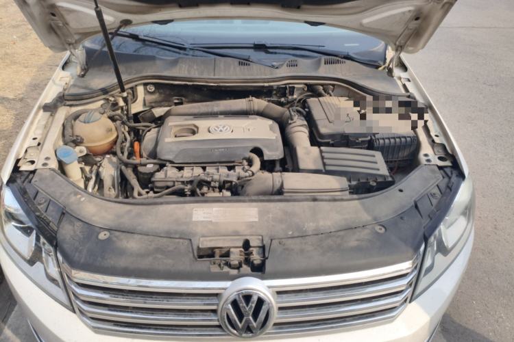Used Volkswagen Magotan 2012 1.8TSI Luxury Model Engine Bay