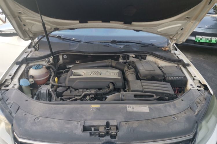 Used Volkswagen Magotan 2012 Travel Edition 2.0 TSI 4x4 Comfort Version Engine Bay