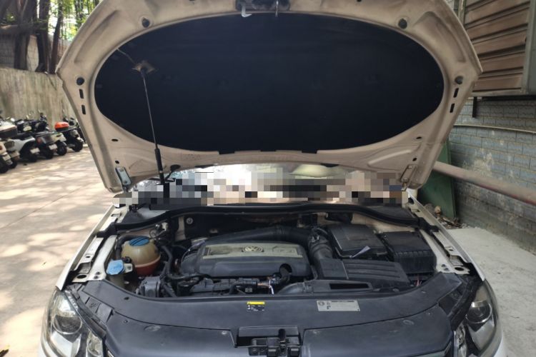 Used Volkswagen Magotan 2012 Travel Edition 2.0 TSI Luxury Version Engine Bay