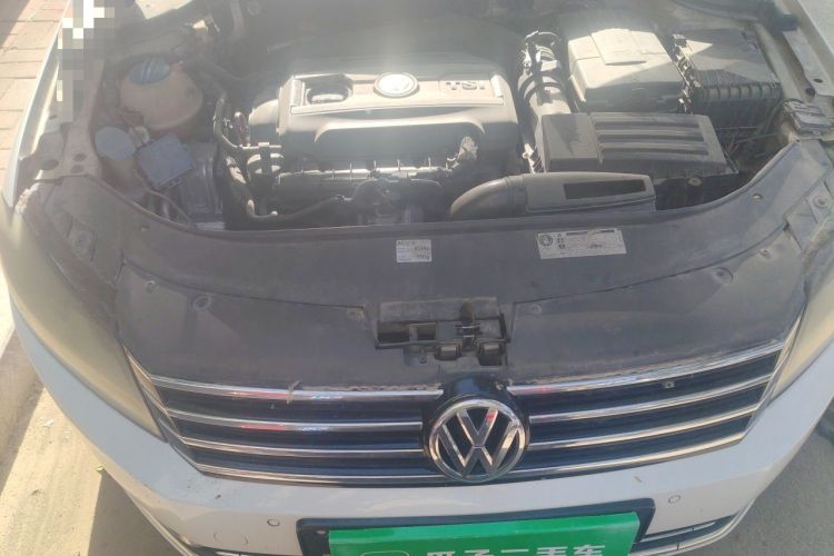 Used Volkswagen Magotan 2012 Travel Edition 2.0 TSI Comfort Version Engine Bay