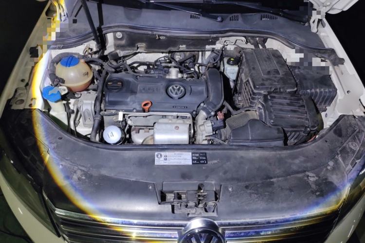 Used Volkswagen Magotan 2012 Revised 1.4 TSI Luxury Version Engine Bay