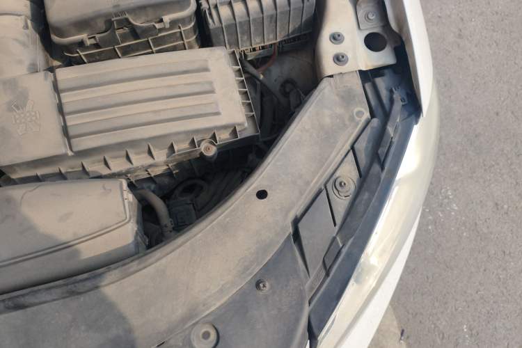 Used Volkswagen Magotan 2012 1.8TSI Luxury Model Engine Bay Left