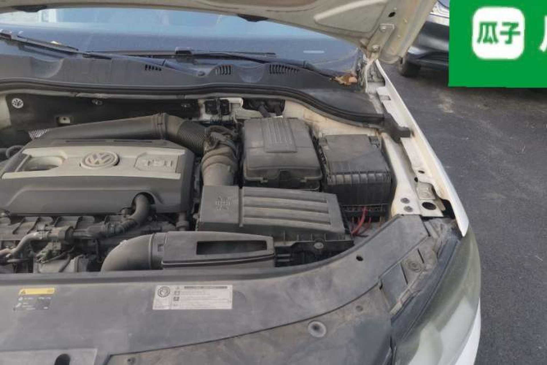 Used Volkswagen Magotan 2012 Travel Edition 2.0 TSI 4x4 Comfort Version Engine Bay Left