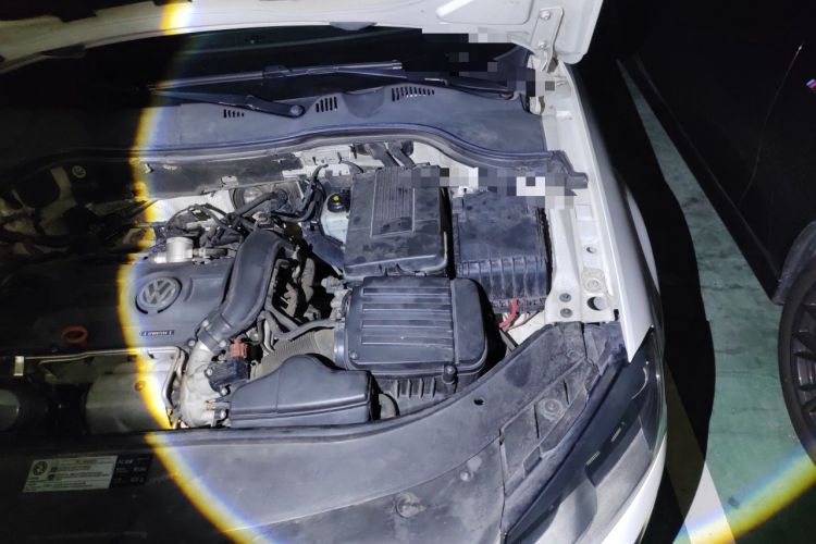 Used Volkswagen Magotan 2012 Revised 1.4 TSI Luxury Version Engine Bay Left
