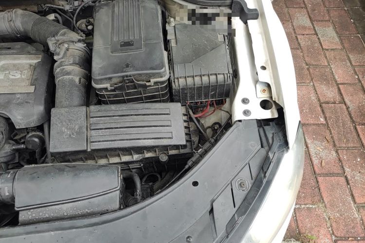 Used Volkswagen Magotan 2012 1.8TSI Luxury Model Engine Bay Left