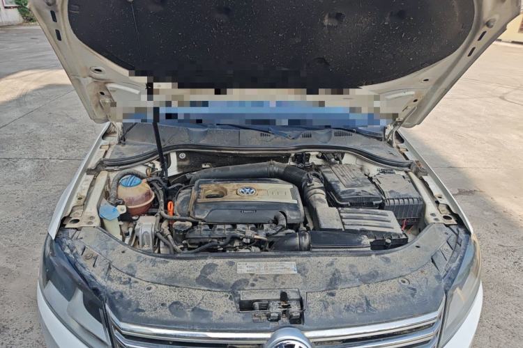 Used Volkswagen Magotan 2012 Revised 1.8TSI Comfort Version Engine Bay