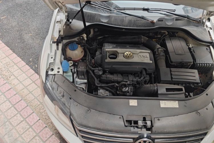 Used Volkswagen Magotan 2012 Travel Edition 2.0 TSI 4x4 Comfort Version Engine Bay Right