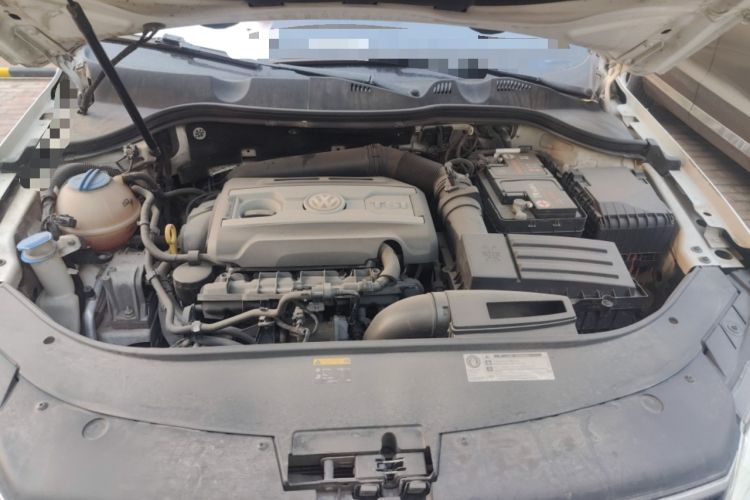 Used Volkswagen Magotan 2012 Travel Edition 2.0 TSI 4x4 Comfort Version Engine Bay
