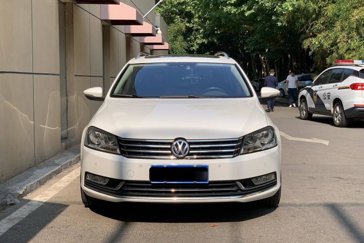 Used Volkswagen Magotan 2012 Travel Edition 2.0 TSI Comfort Version Exterior 1