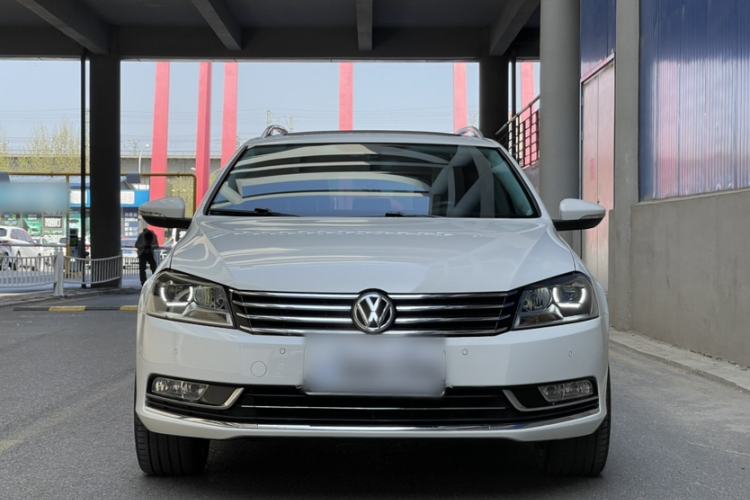 Used Volkswagen Magotan 2012 Travel Edition 2.0 TSI Comfort Version Exterior 1