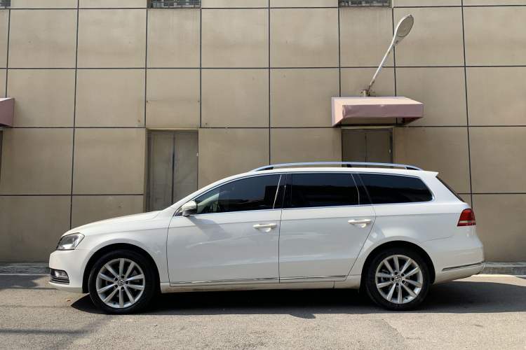 Used Volkswagen Magotan 2012 Travel Edition 2.0 TSI Comfort Version Exterior 2